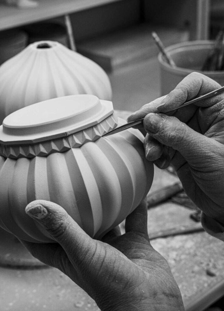 Hand engraving by Lladró team
